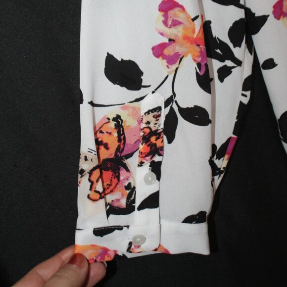 Investments Caroline Butterfly Three Quarter Sleeve Top - Picture 13 of 16